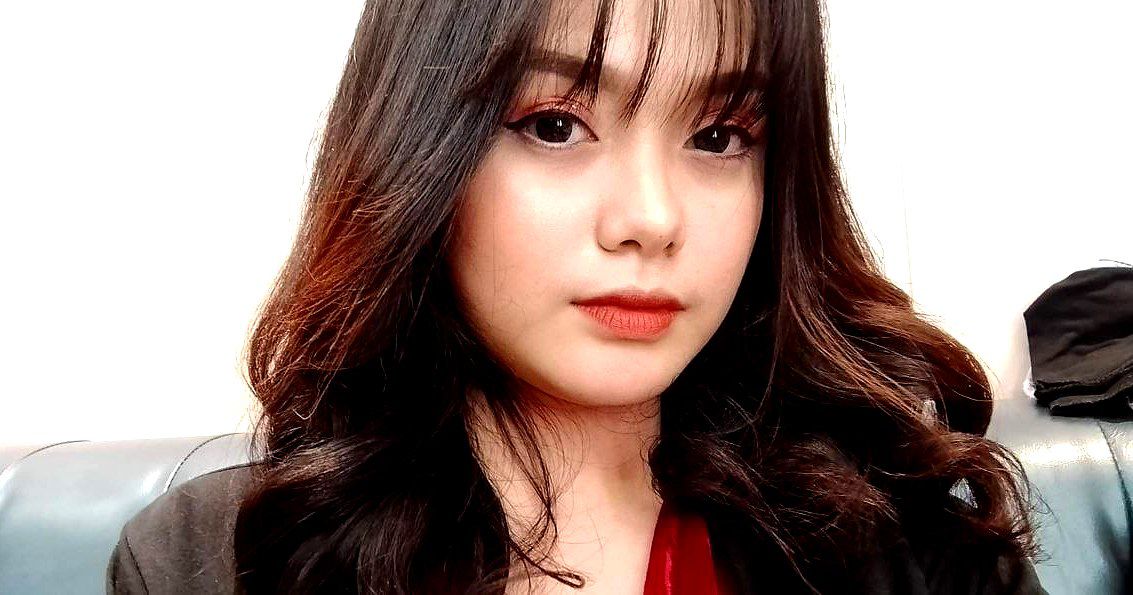 Bạn gái háo sắc cướp đời trai tân của ông anh kế ngây ngô